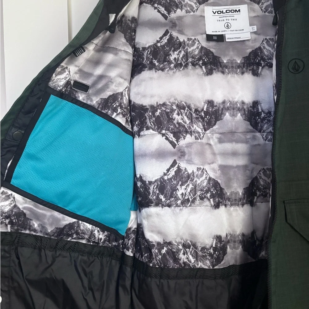 Volcom Hooded Ski Jacket in Dark Green - Picture 5 of 5